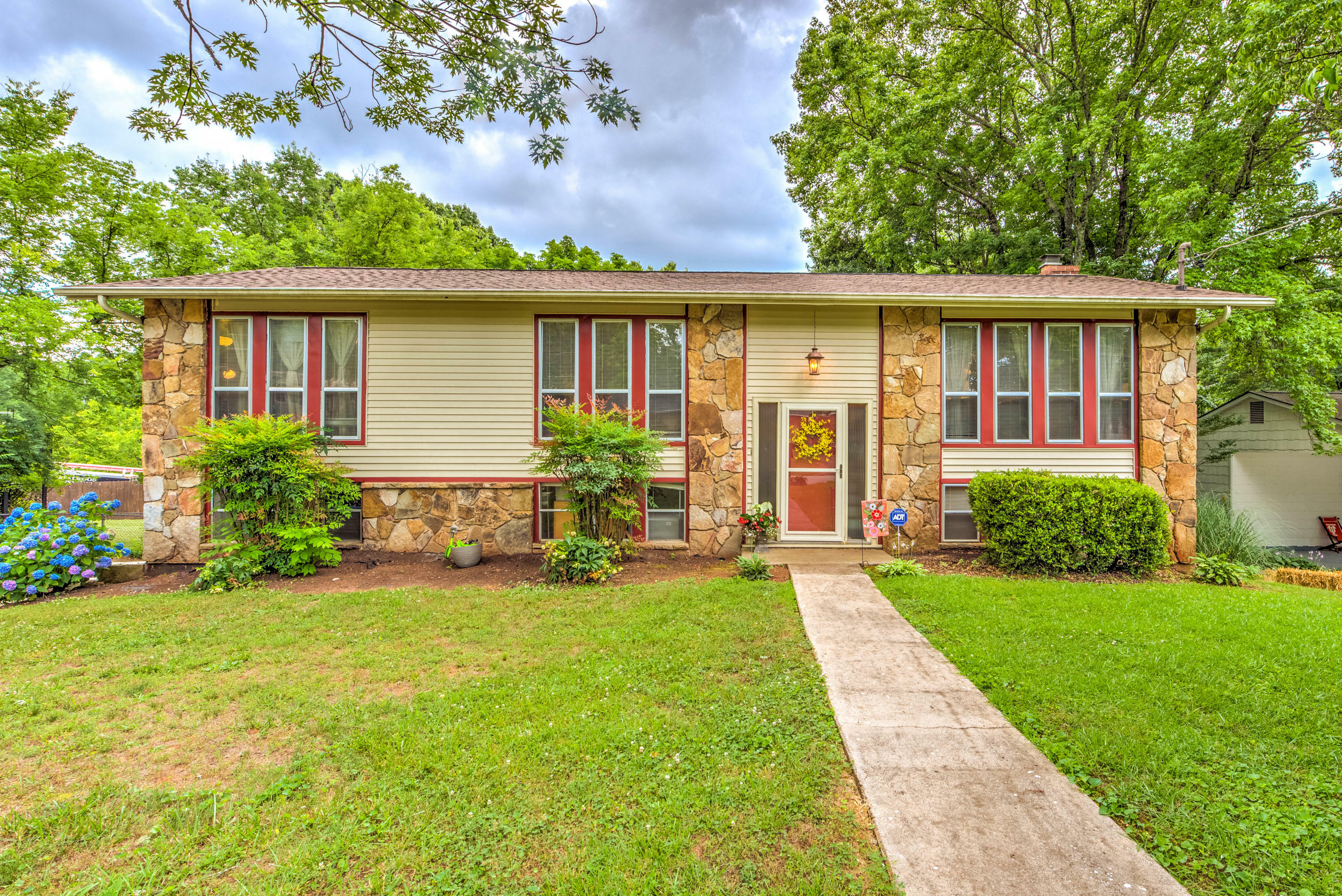 Property Photo:  717 W Meadecrest Drive  TN 37923 