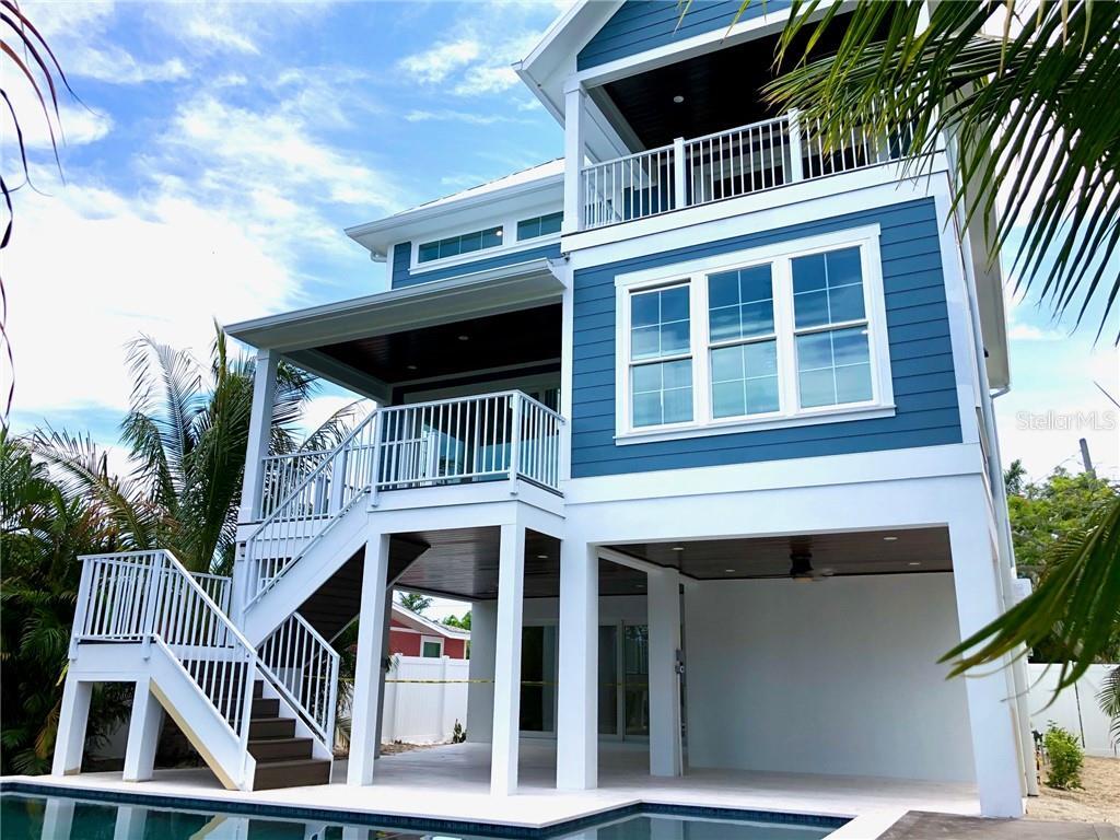 Property Photo: 724 Holly Road FL 34216