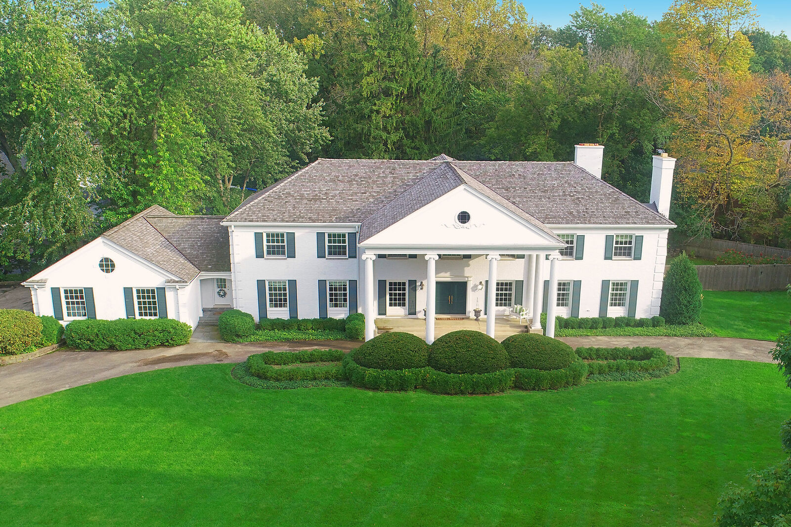 Property Photo:  421 Circle Lane  IL 60045 