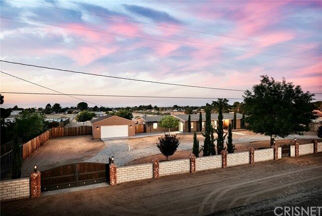 Property Photo:  2305 W Avenue M12  CA 93551 