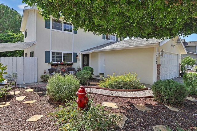 Property Photo:  217 Canyon Road  CA 91320 