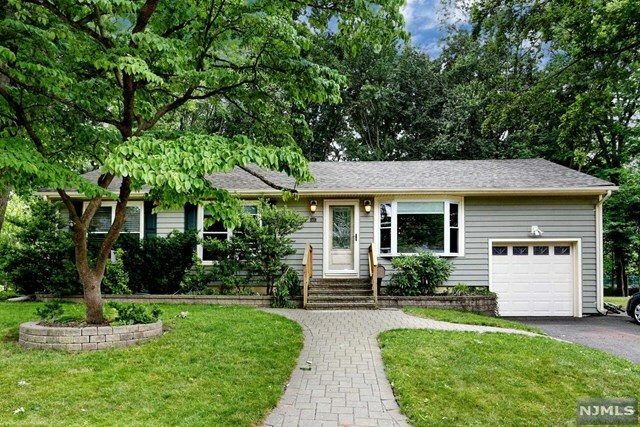 Property Photo:  47 White Beeches Drive  NJ 07628 