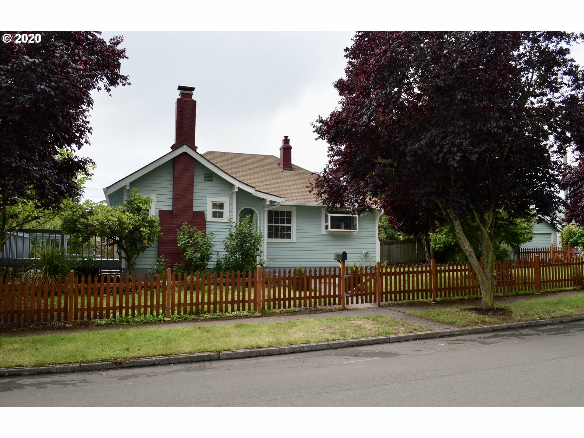 Property Photo:  3100 Grant St  WA 98660 