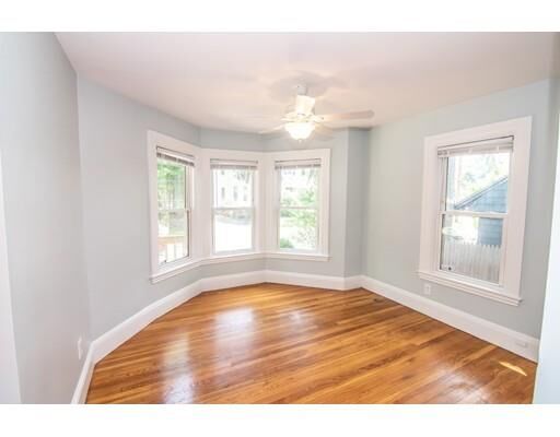 Property Photo:  142 Lynde St 142  MA 02176 