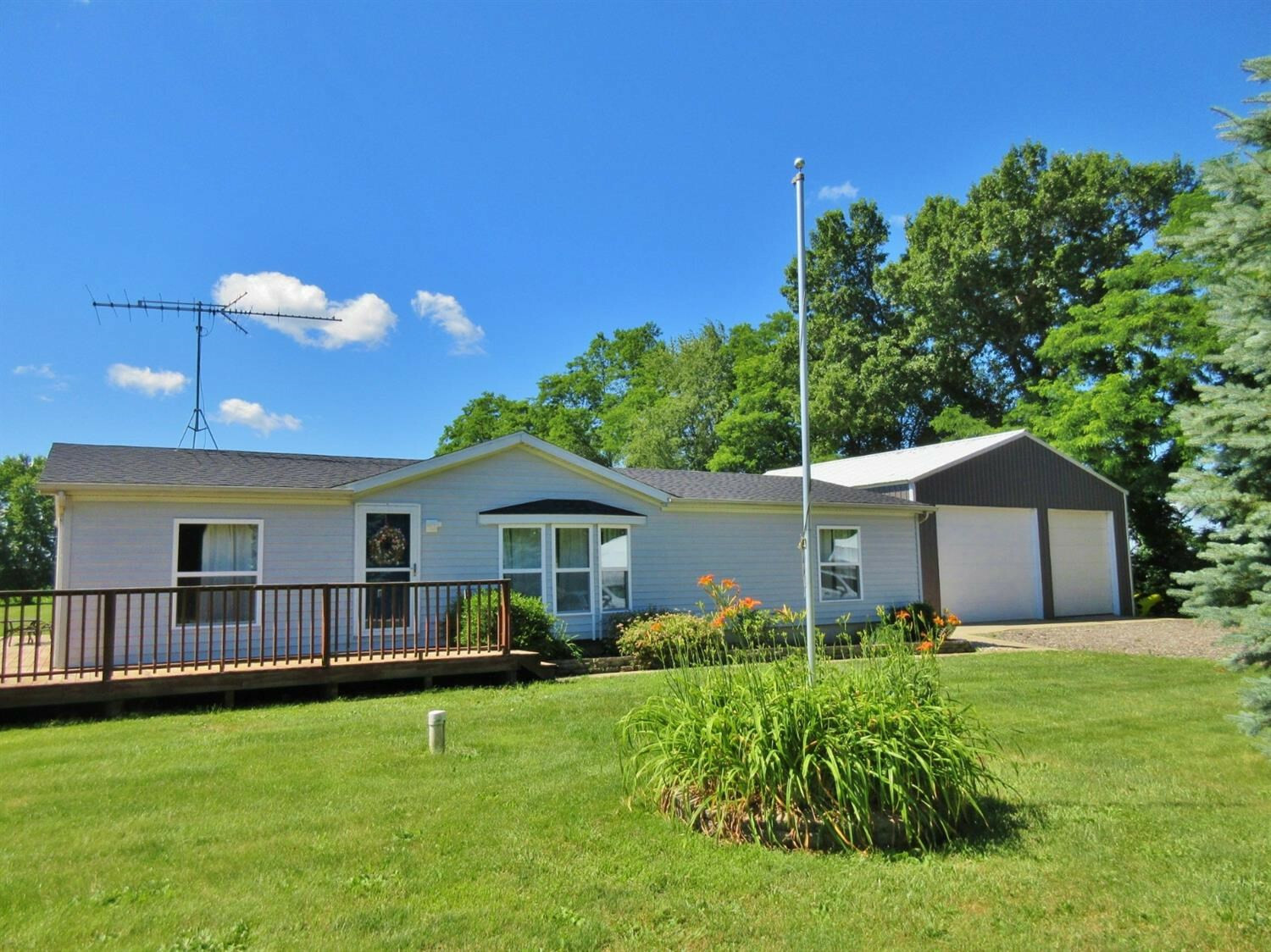 Property Photo:  2632 E 450 South  IN 46350 