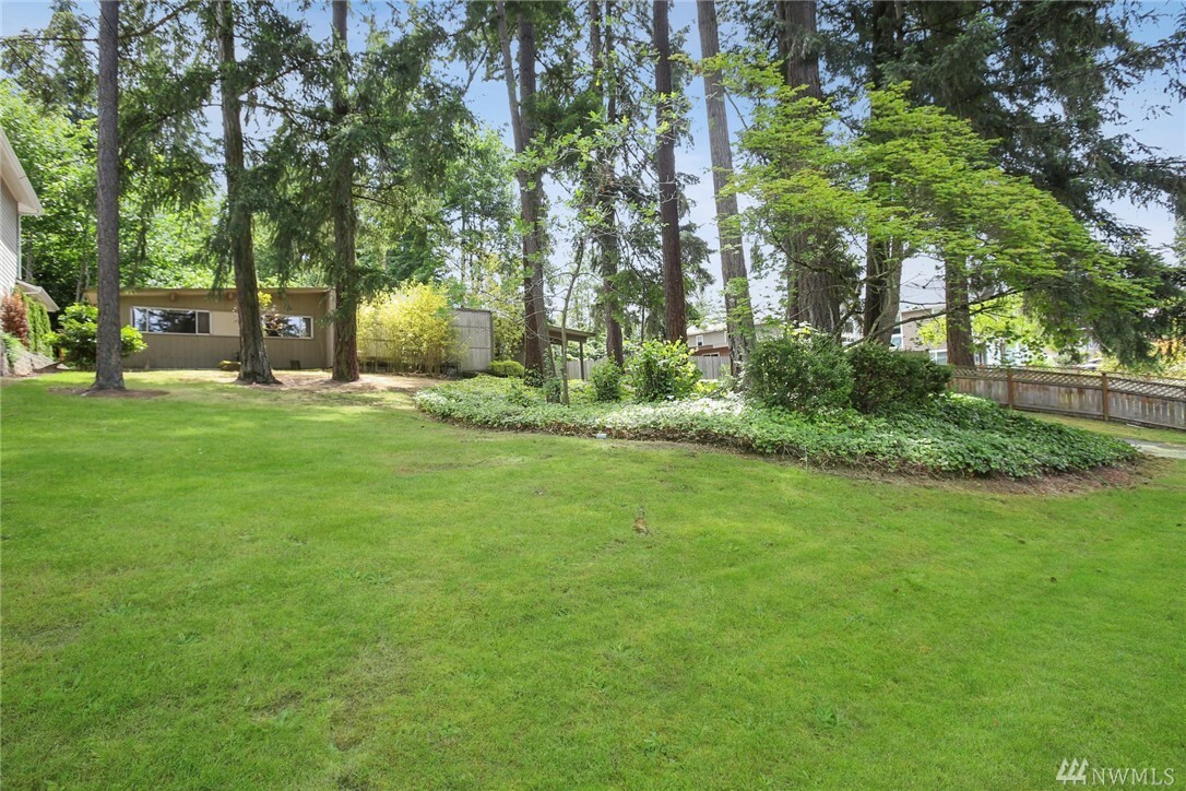 Property Photo:  12447 NE 6th Place  WA 98005 