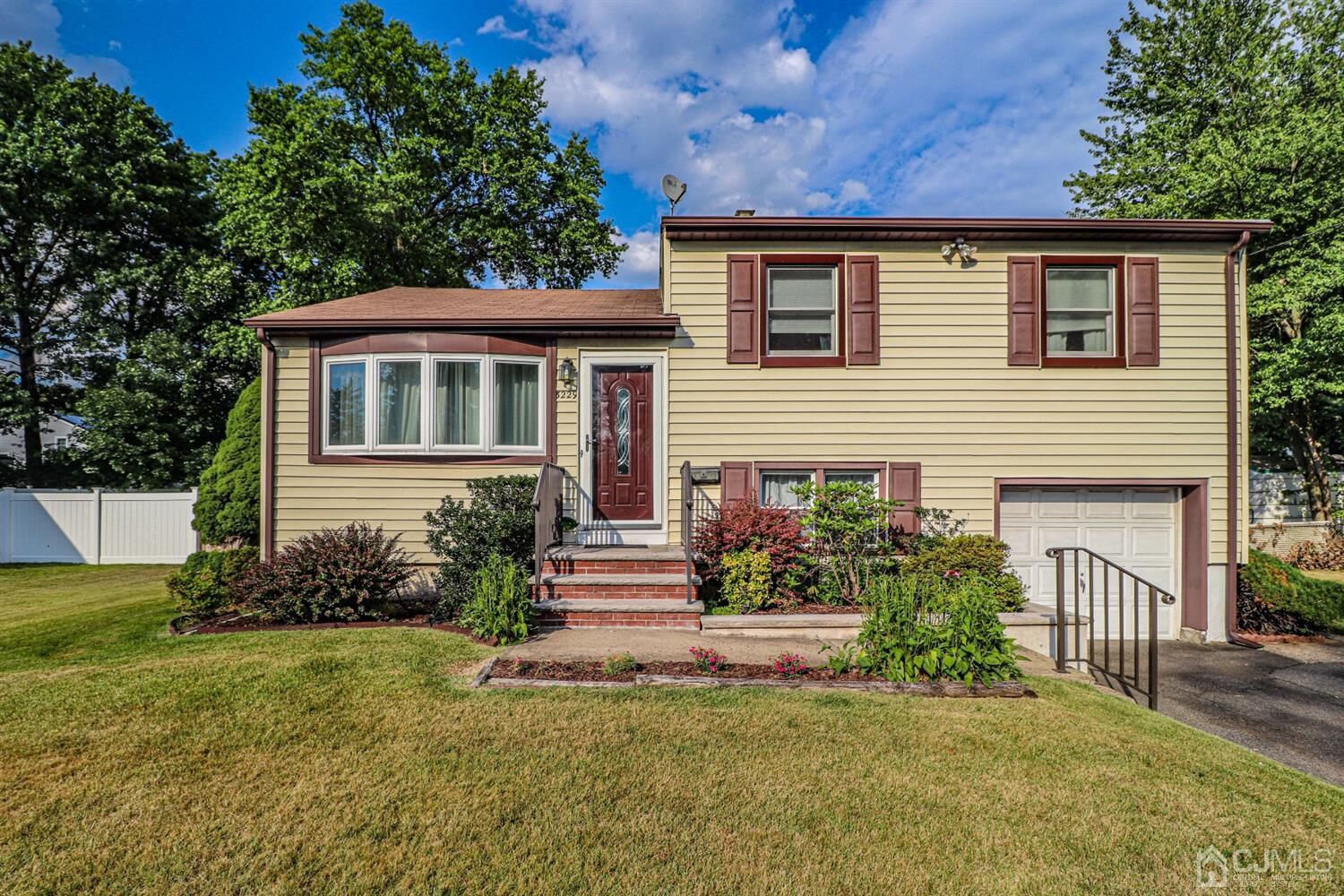 Property Photo:  3229 Park Avenue  NJ 07080 