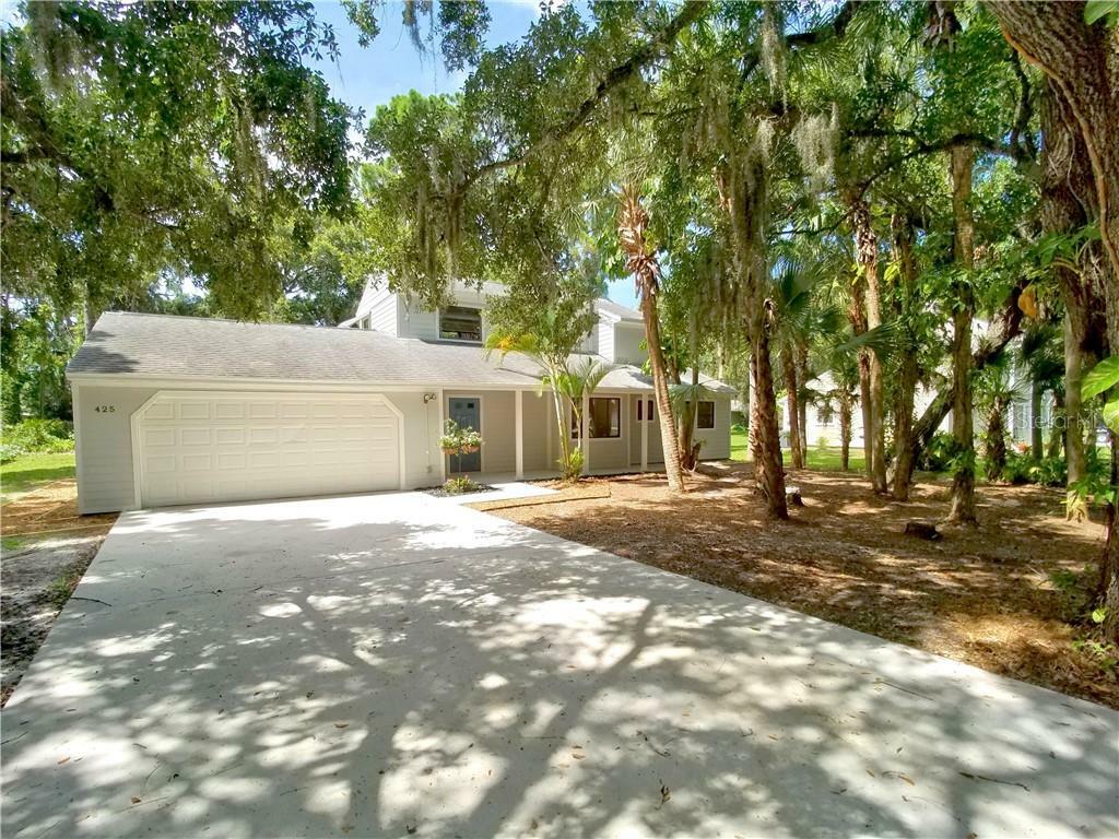 Property Photo:  425 Purdy Street  FL 34223 