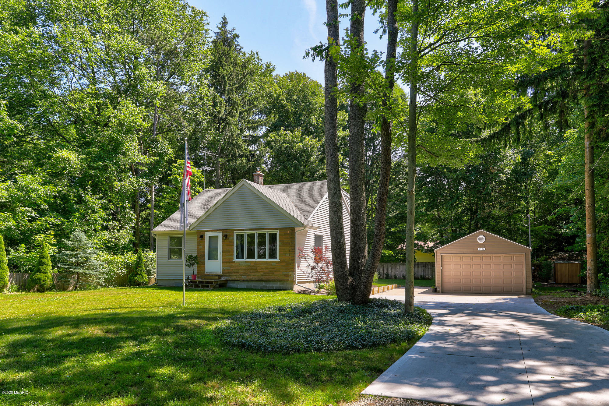 Property Photo:  3334 Hollywood Drive  MI 49424 