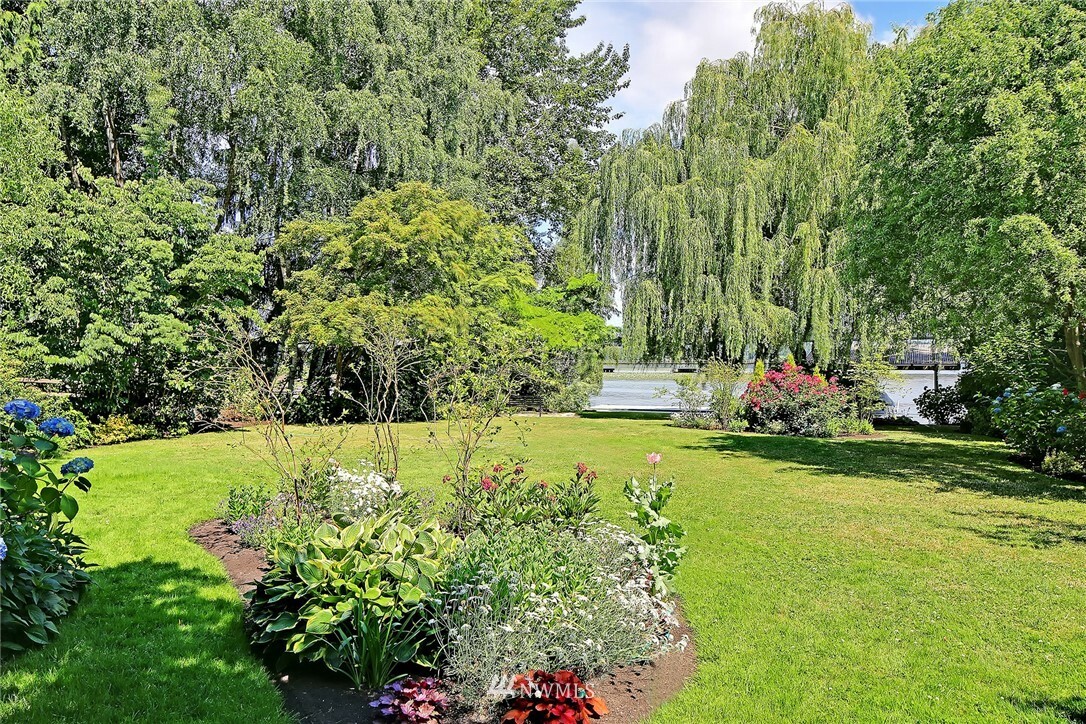 Property Photo:  3810 E McGilvra St  WA 98112 