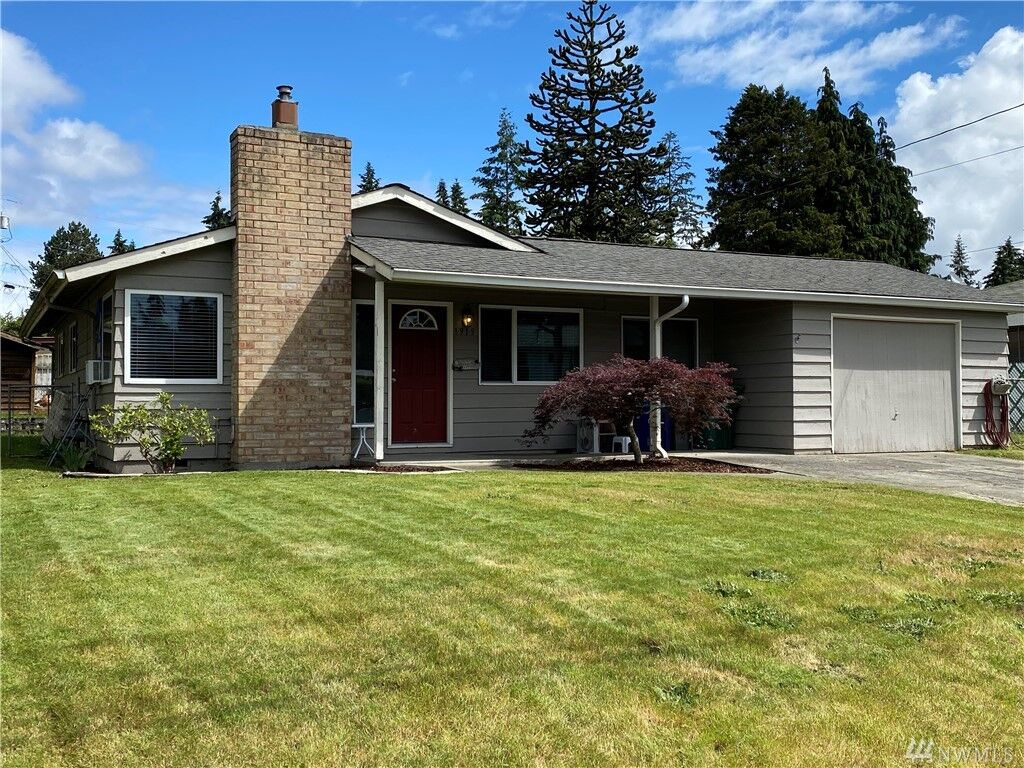 Property Photo: 1919 200th Pl SW WA 98036