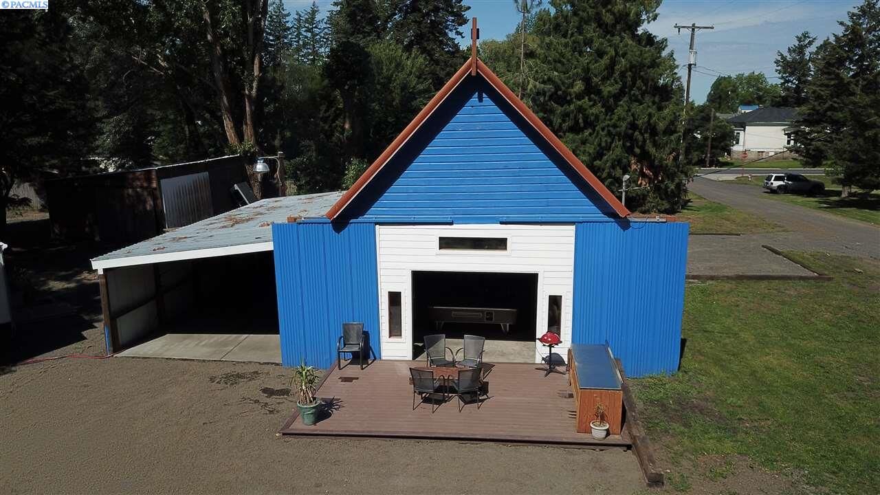Property Photo: 304 E Chestnut St. WA 99128