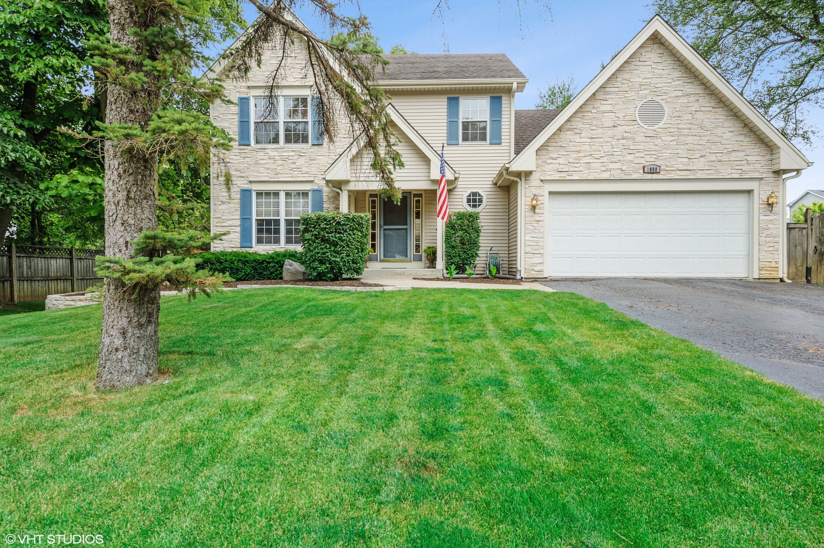 Property Photo: 1080 Grand Boulevard IL 60084