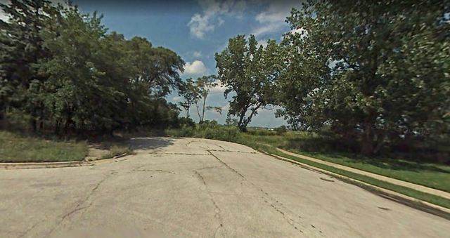 Property Photo: 20401 Woodlawn Avenue IL 60411