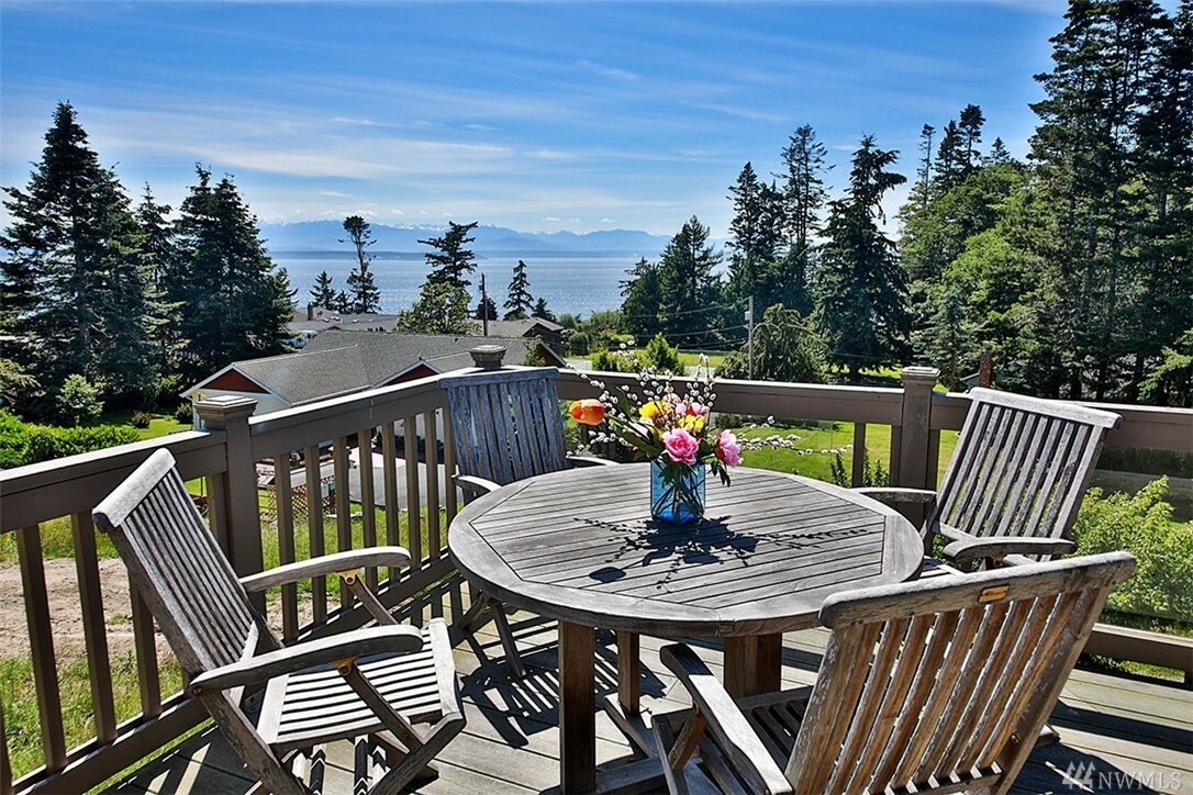 Property Photo: 1752 Fircrest Ave WA 98239