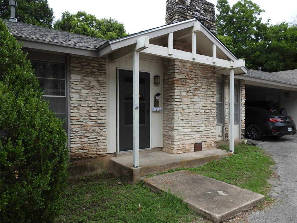 Property Photo:  6400 Hickman Avenue A  TX 78723 