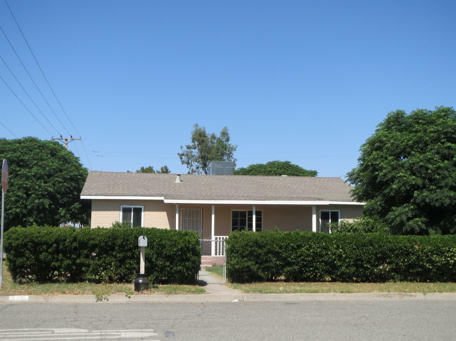 Property Photo:  301 N California Street  CA 93274 