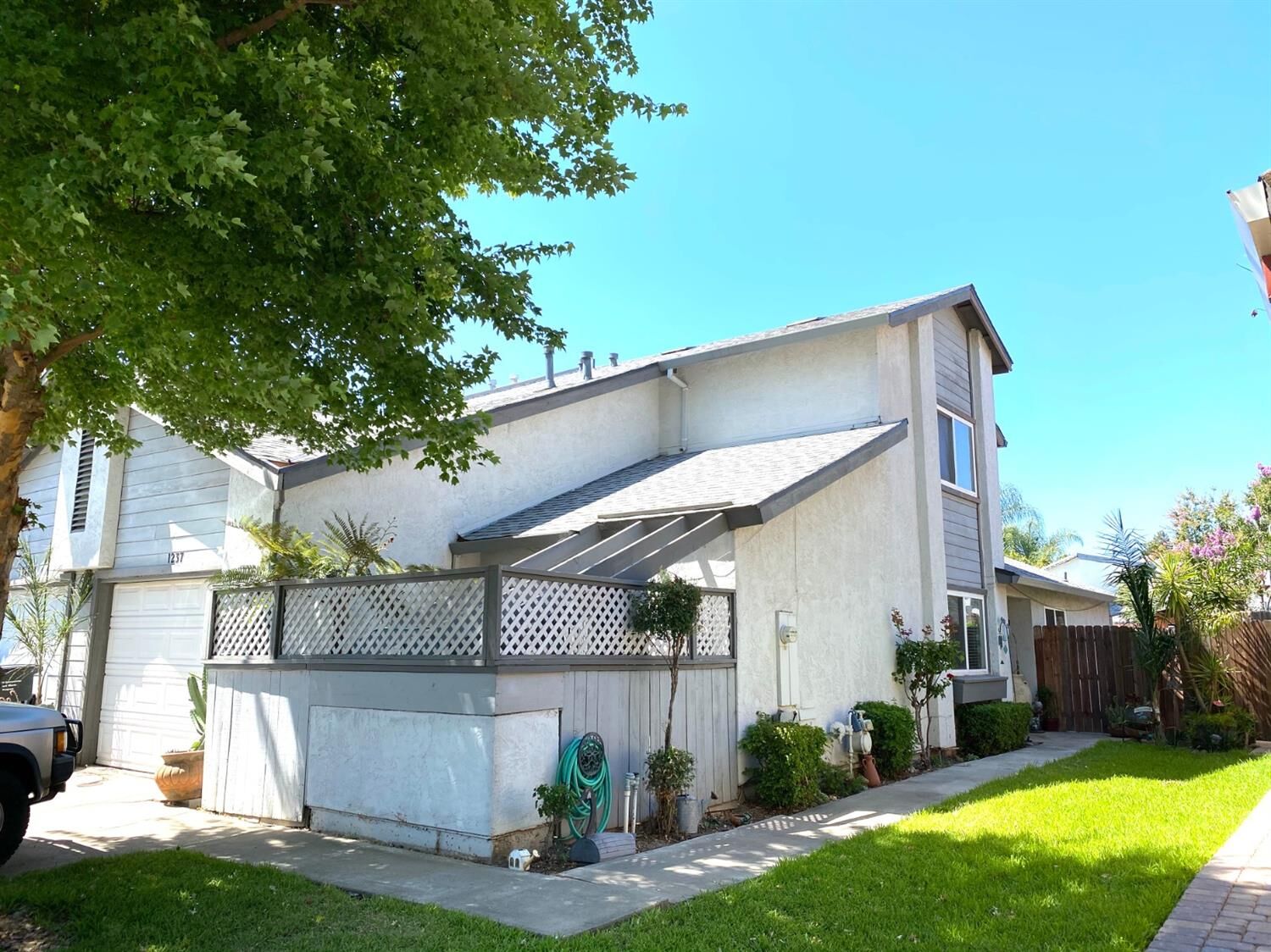 Property Photo: 1237 Andalusia Drive CA 95833