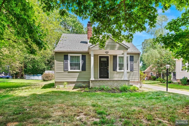 Property Photo:  24 Canfield Avenue  NJ 07803 