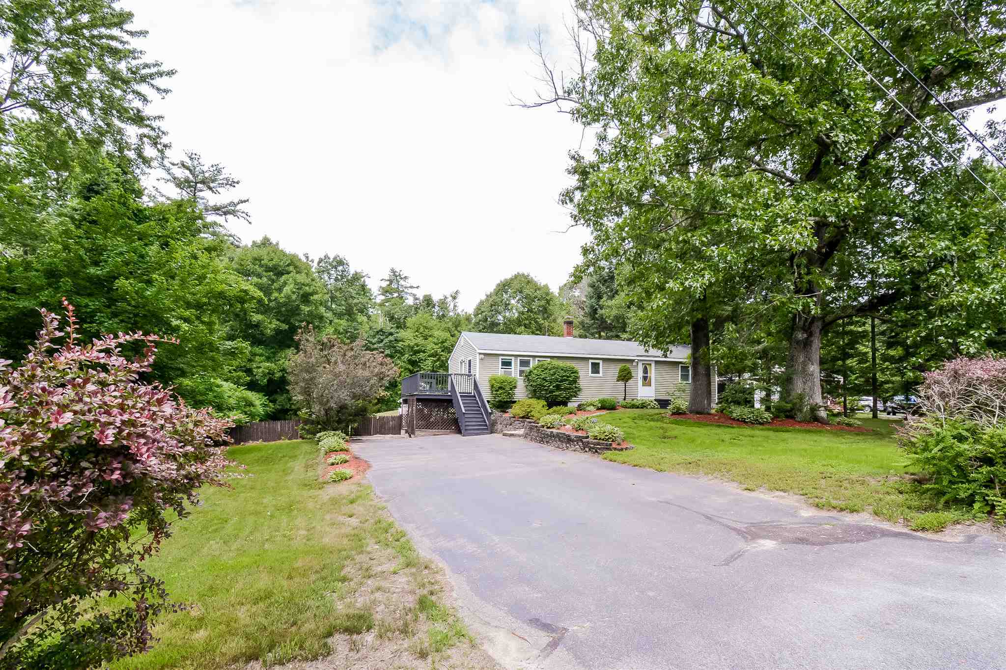 Property Photo:  18 Peachtree Road  NH 03032 