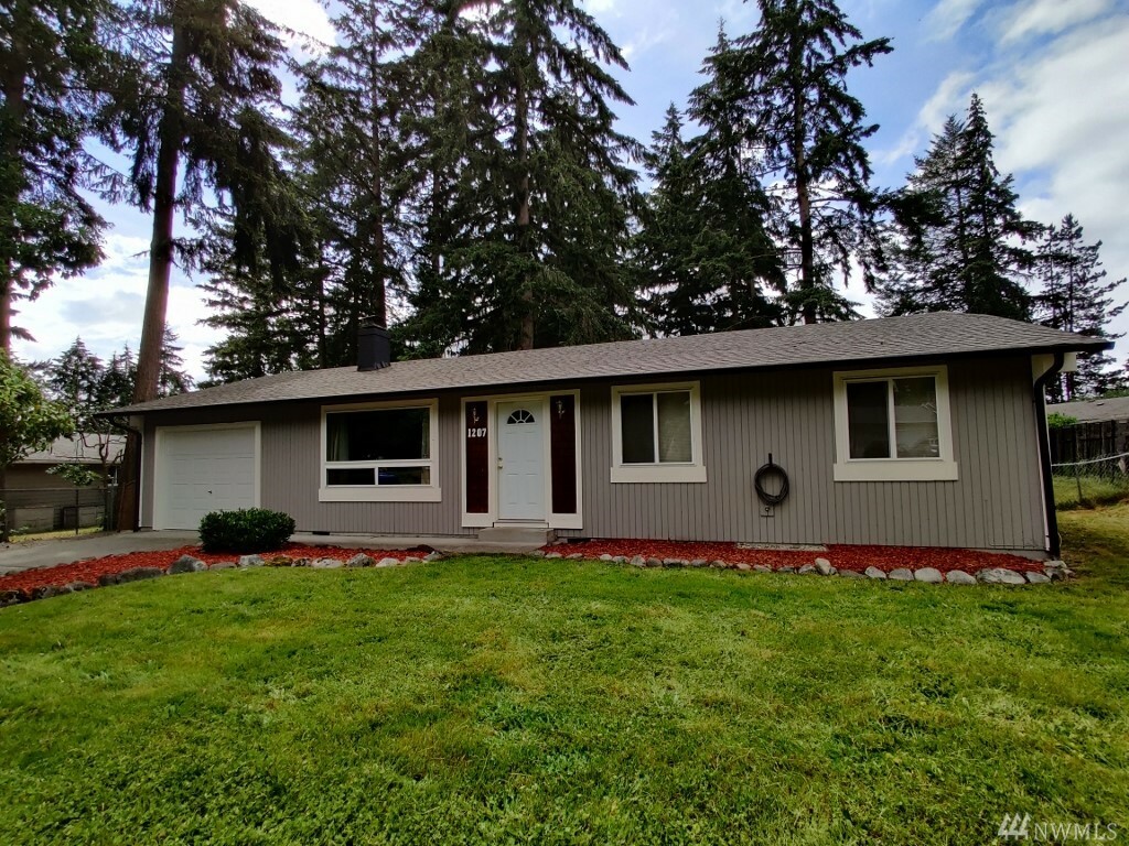 Property Photo: 1207 Yakima St NE WA 98516