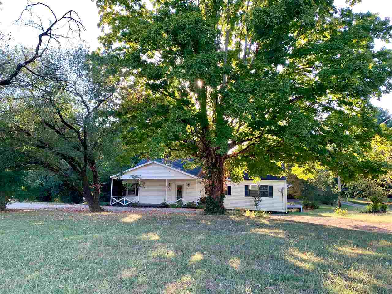 502 S Matlock Avenue  Athens TN 37303 photo