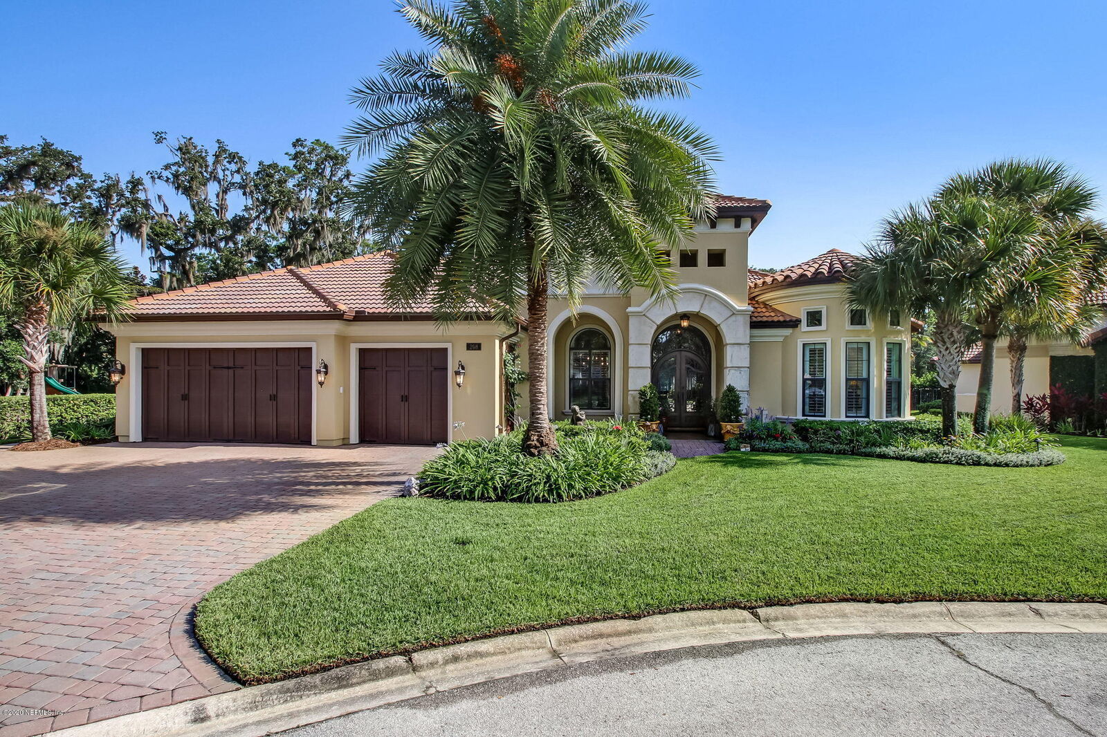Property Photo: 208 Mariela Court FL 32082