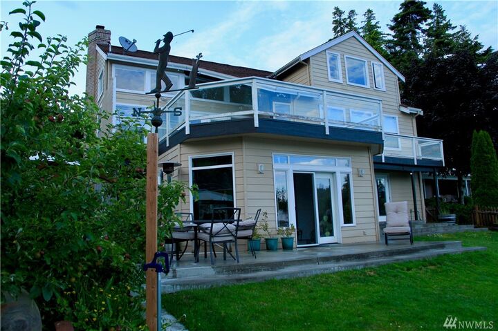 Property Photo: 272 Loch Lane WA 98282