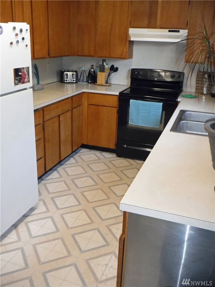 Property Photo:  1311 E 1st Street  WA 98520 