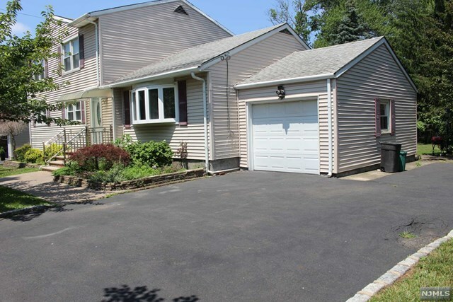 Property Photo:  18 Lynn Terrace  NJ 07981 