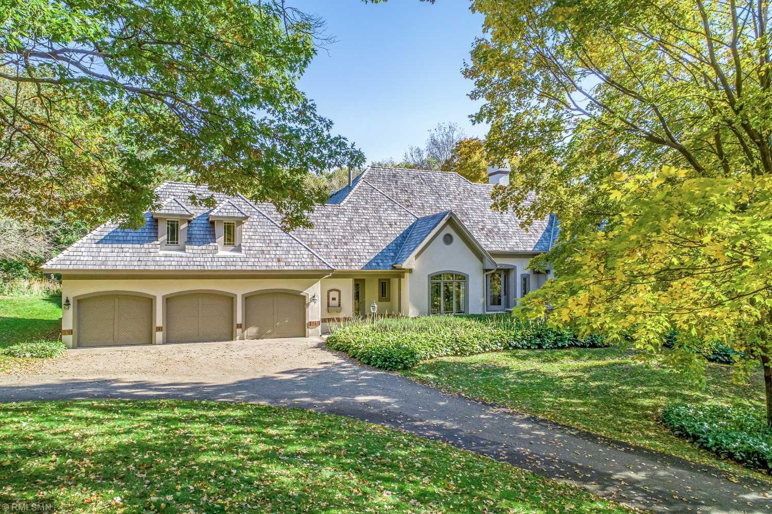 Property Photo:  3103 Maplewood Road  MN 55391 