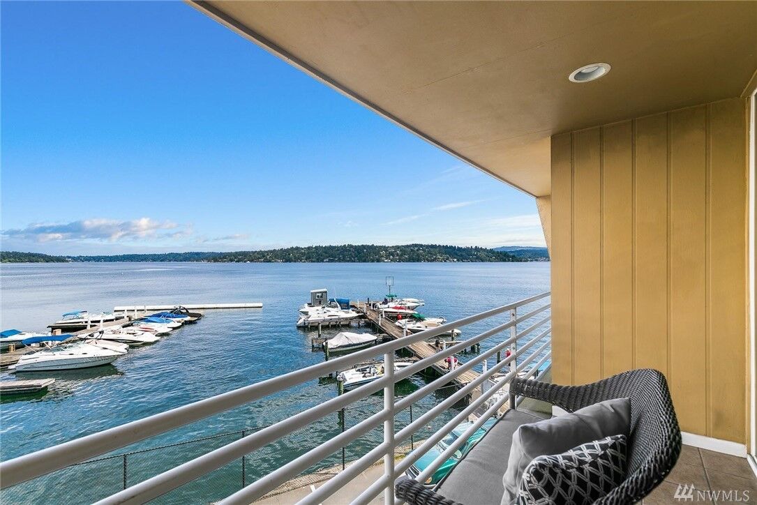Property Photo: 9520 Rainier Avenue S 306 WA 98118