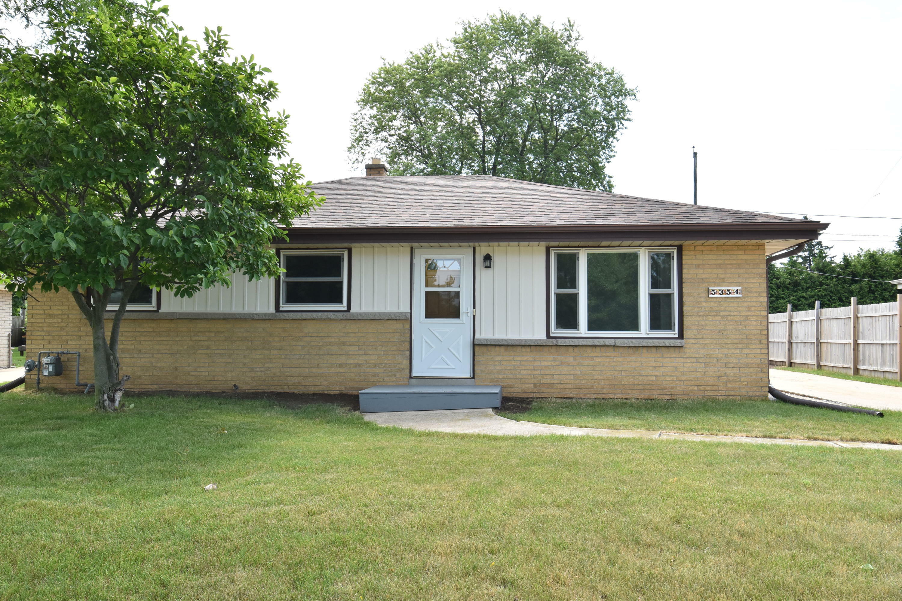 Property Photo: 5354 S Nicholson Ave WI 53110