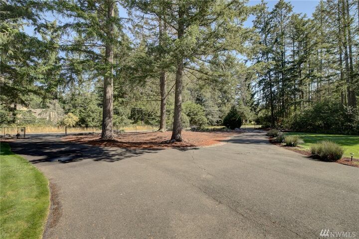 Property Photo:  6508  246th Street E  WA 98338