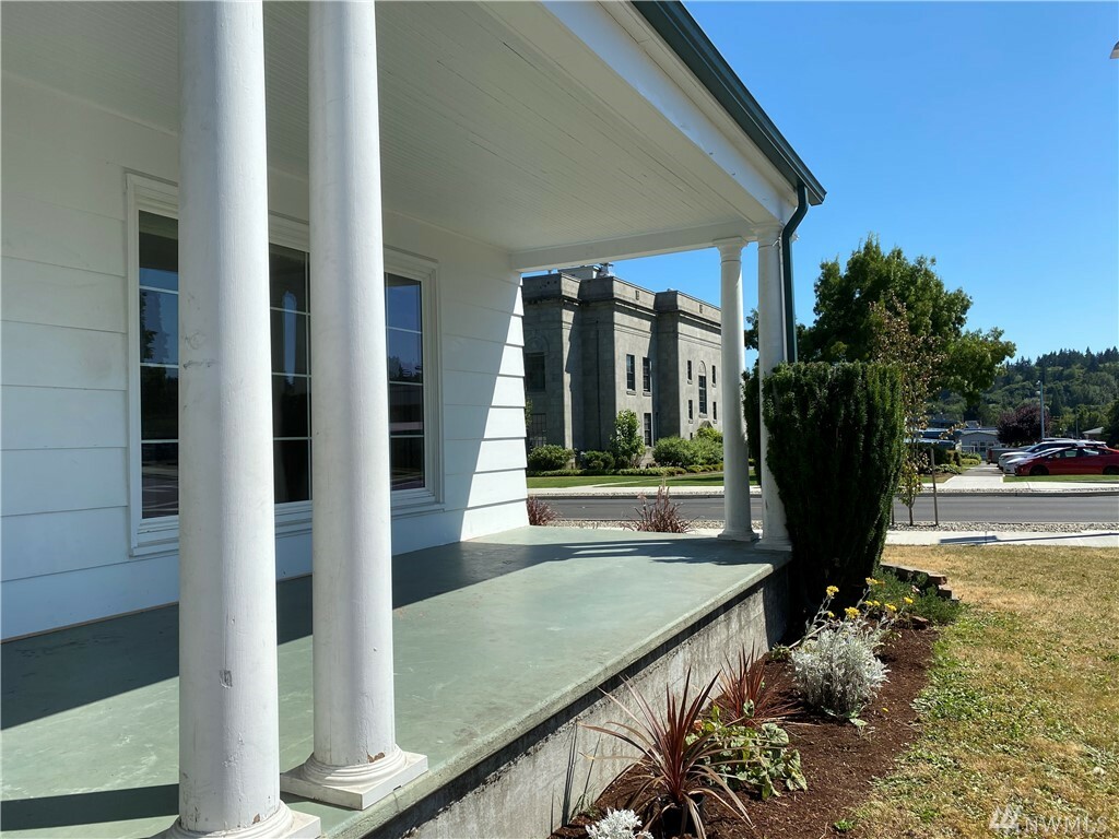 Property Photo: 510 N 5th St WA 98584