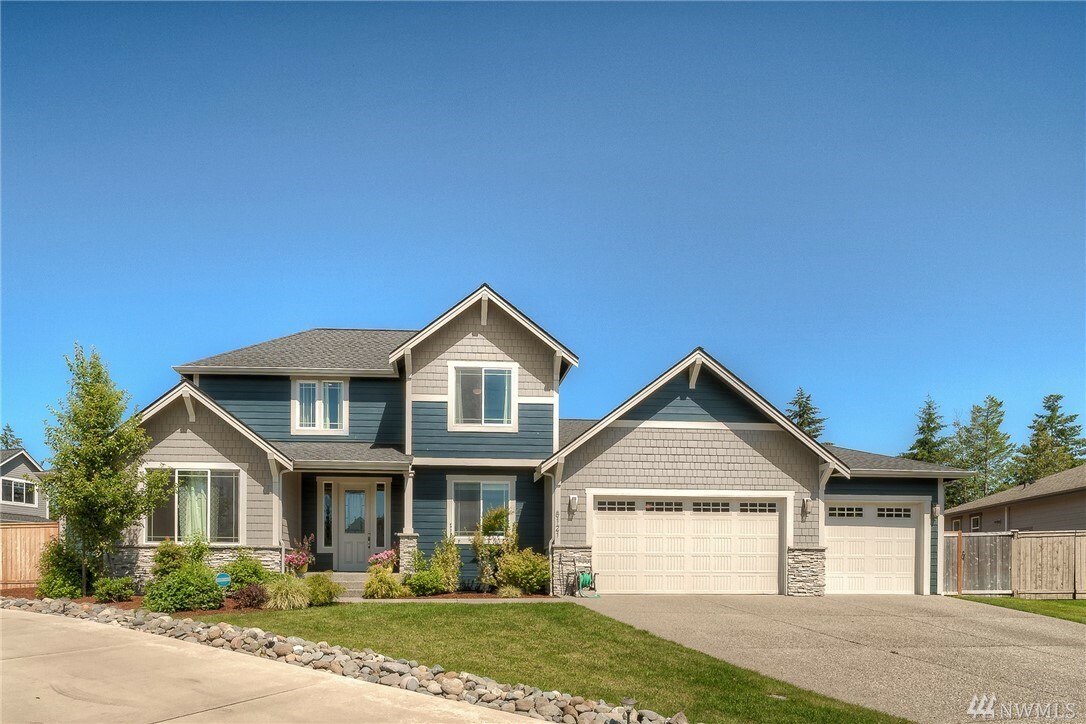 Property Photo: 8121 119th St E WA 98373
