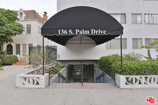 136 S Palm Dr 302  Beverly Hills CA 90212 photo