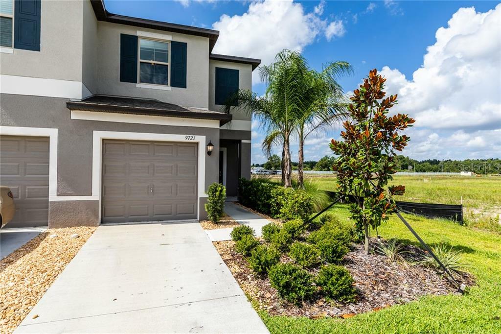 Property Photo:  9721 Pembrooke Pines Drive  FL 33573 