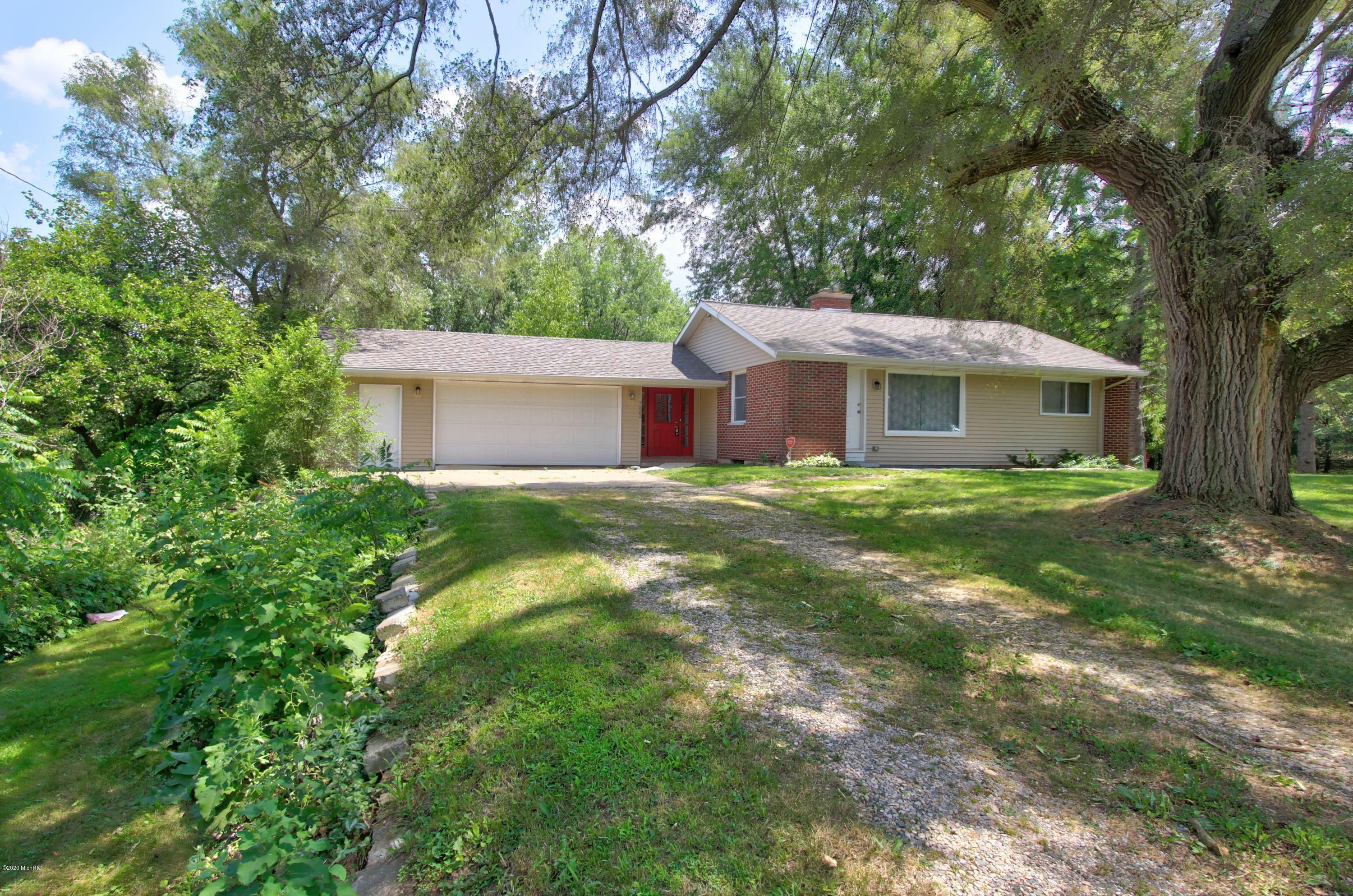 Property Photo:  7862 Cottonwood Drive  MI 49428 