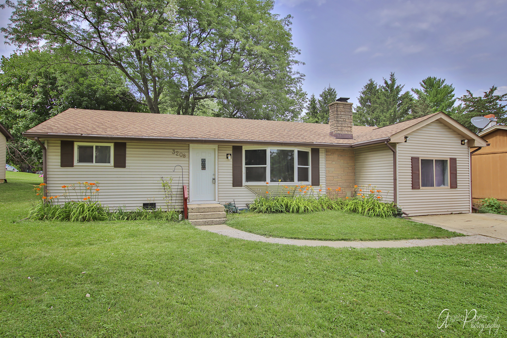 Property Photo: 3208 Terrace Drive IL 60050