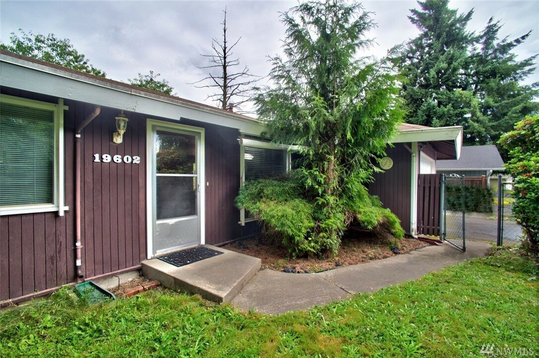 Property Photo:  19602 122nd Place SE  WA 98031 