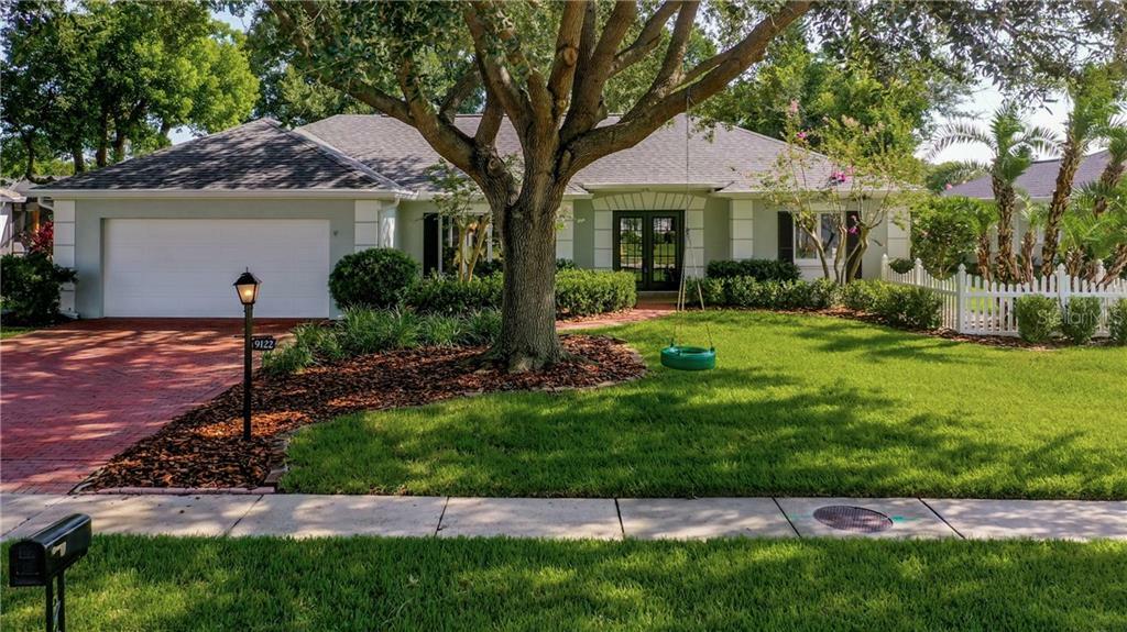 Property Photo: 9122 Cypresswood Circle FL 33647