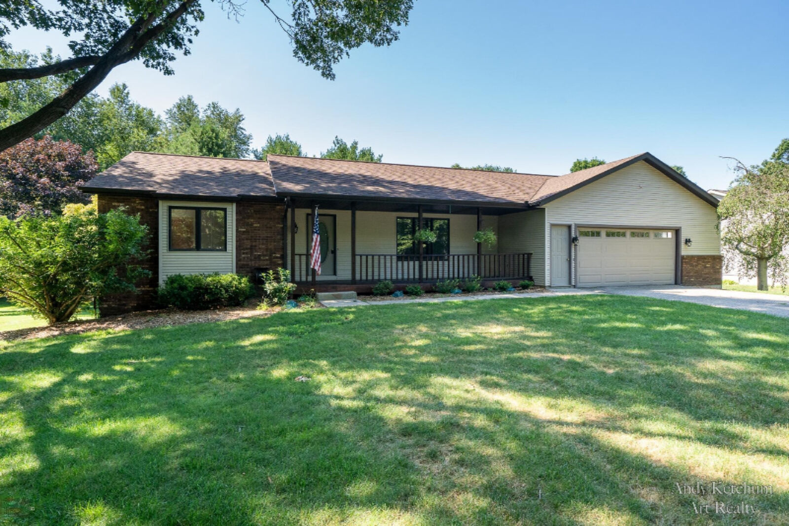 Property Photo:  16432 James Street  MI 49424 