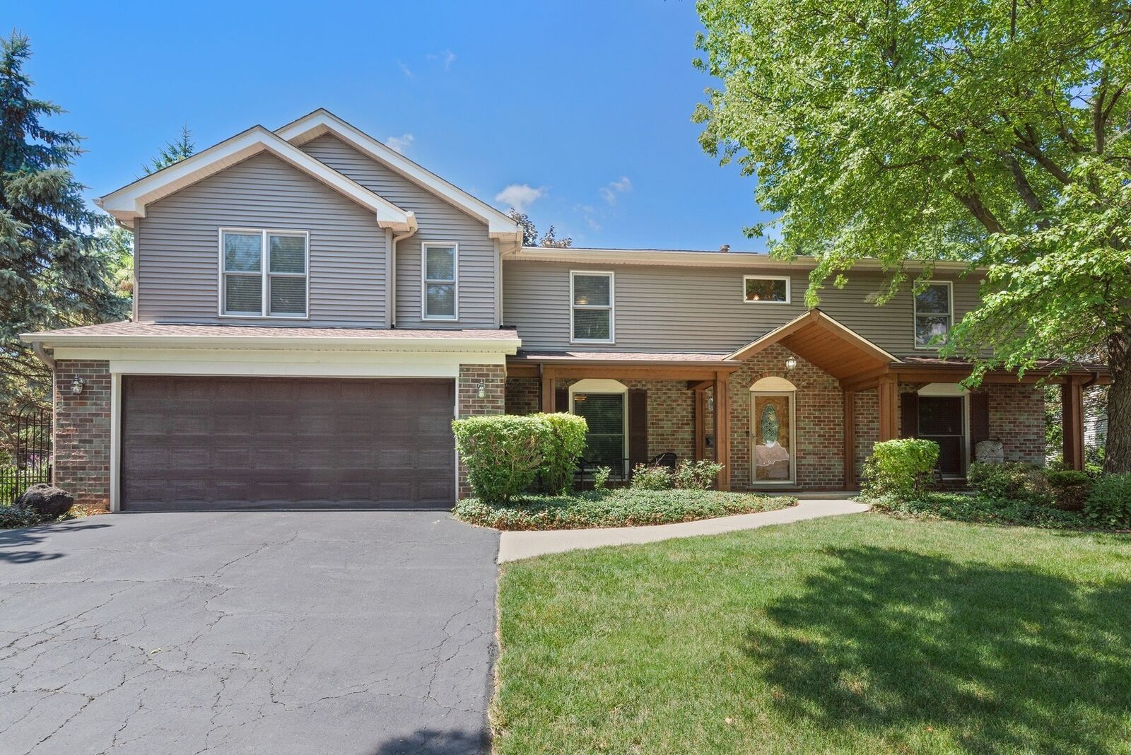 Property Photo:  316 Hillside Drive  IL 60172 