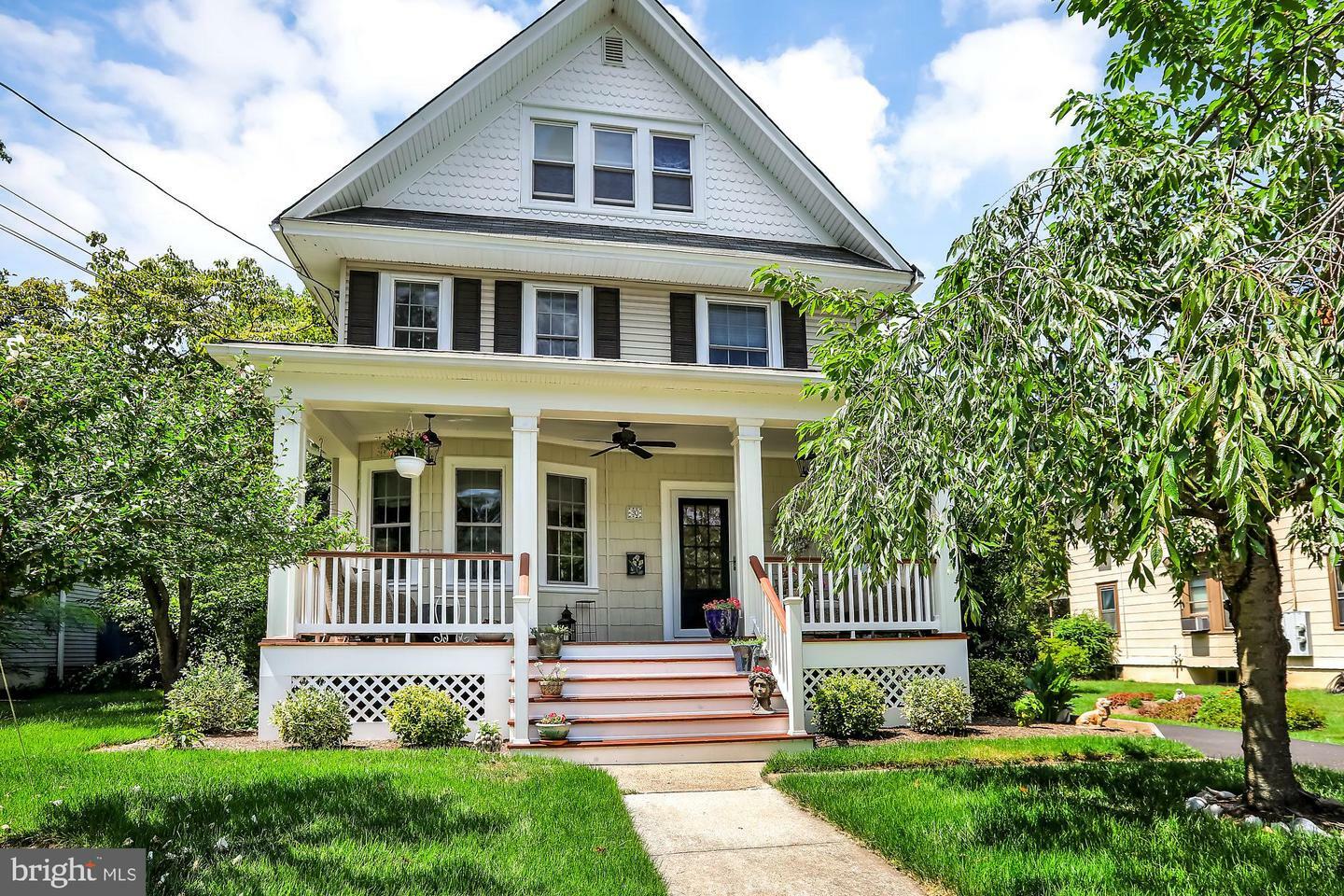 Property Photo:  30 E Franklin Street  PA 19067 