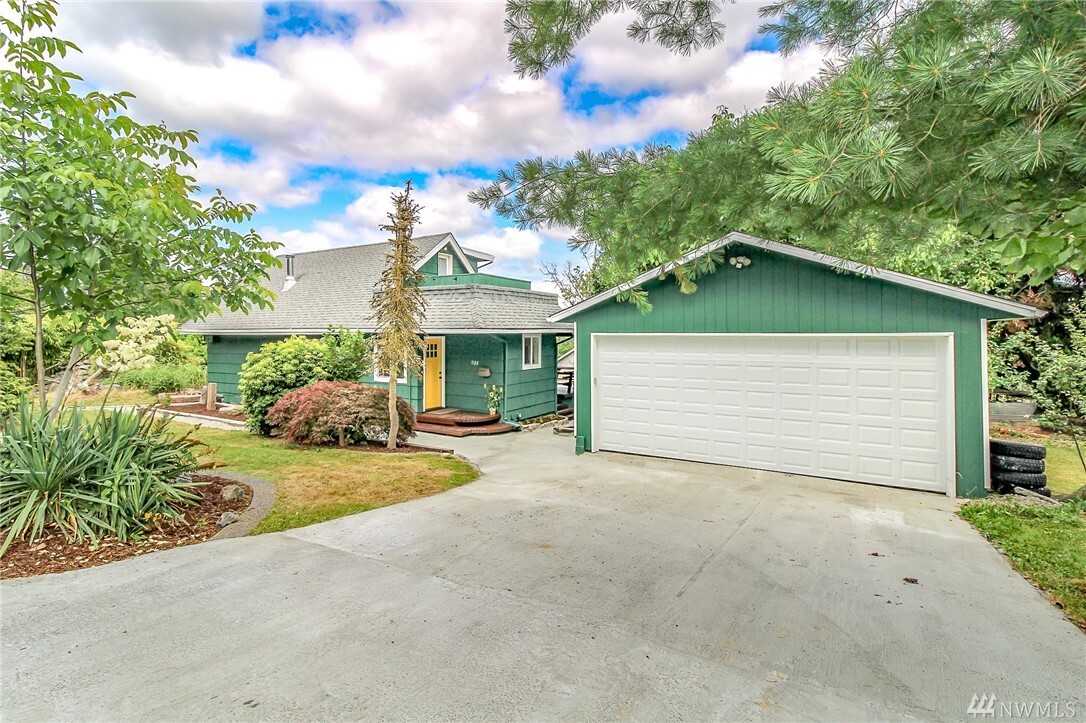 Property Photo:  1102 E 46th St  WA 98404 