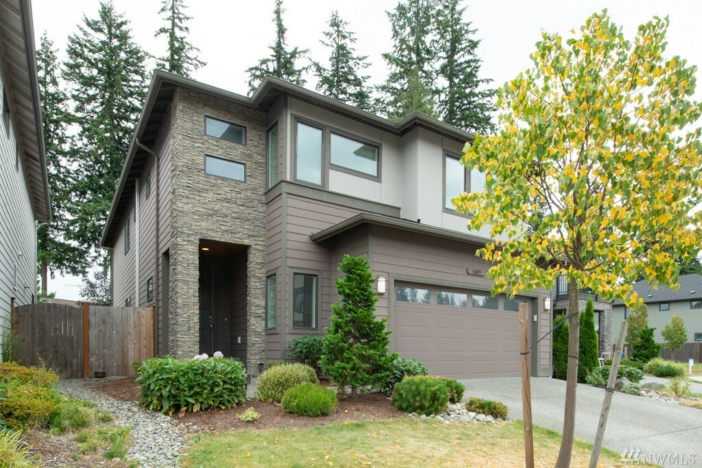 Property Photo:  16819 1st Ave W  WA 98012 