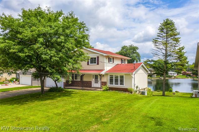 Property Photo:  3766 Loch Drive  MI 48357 