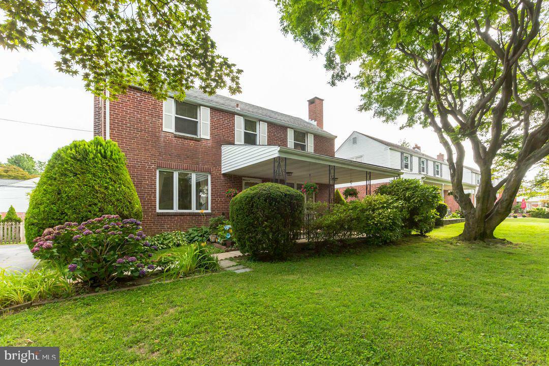 Property Photo:  221 Farnham Road  PA 19083 