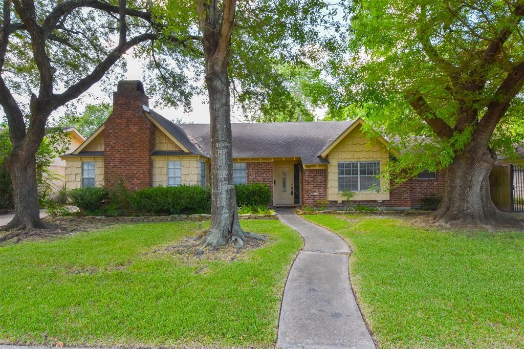 Property Photo:  5846 Paisley Street  TX 77096 